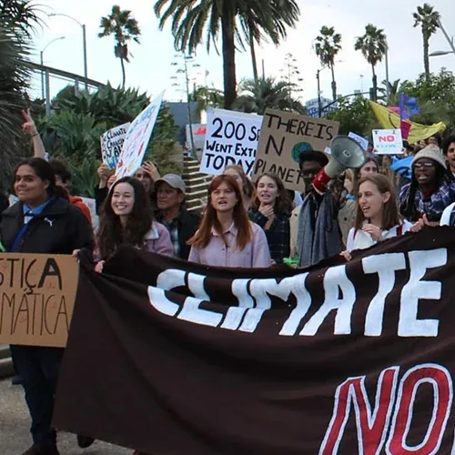 2019 Climate Strike - Bonnie Wright, Kori Malia, and Alexandria Villasenor