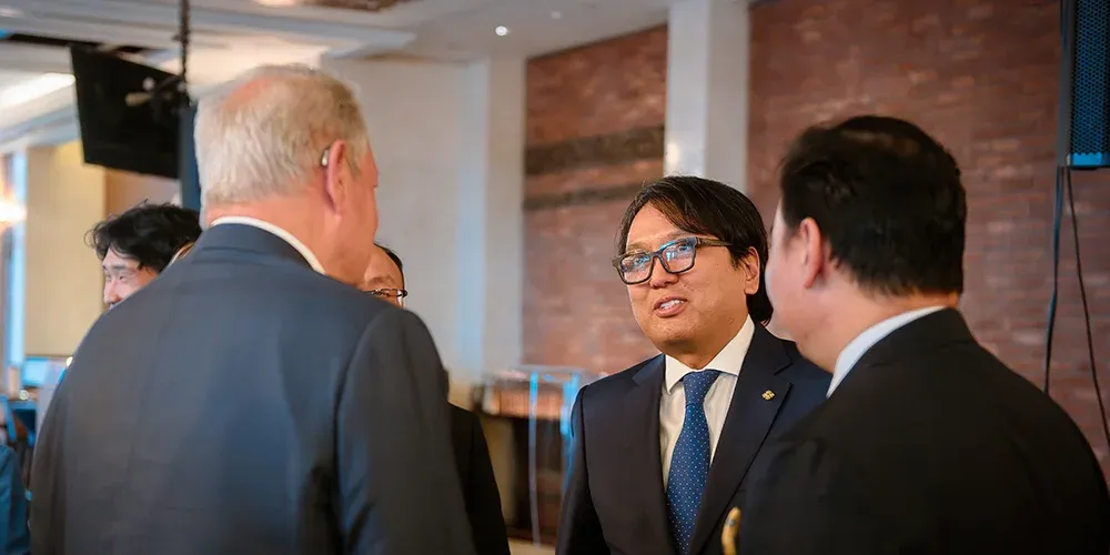 al gore greeting guests in ulaanbaatar