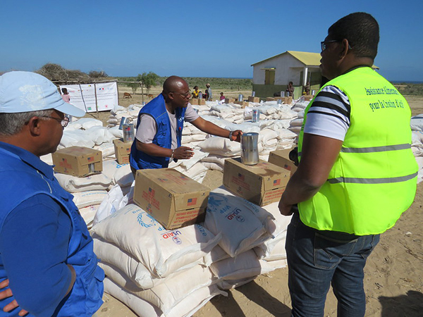 Workers providing aid in Madagascar