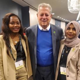 From left to right: Ester António, Al Gore, Muna Mumthaz