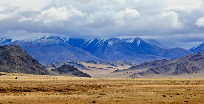 Mountains and plains in Mongolia